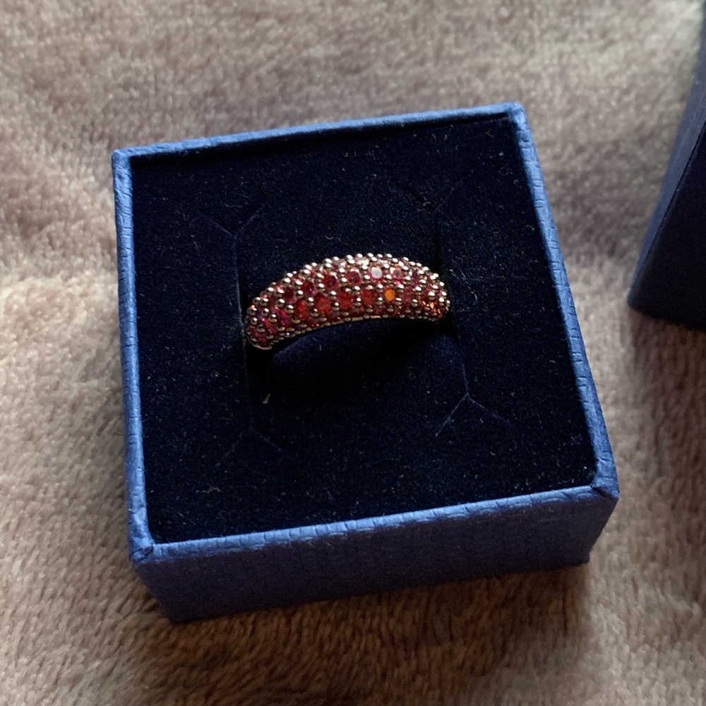 ! Swarovski Pink Crystal Ring !